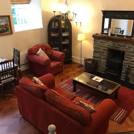 Lodge Mount Cashel *